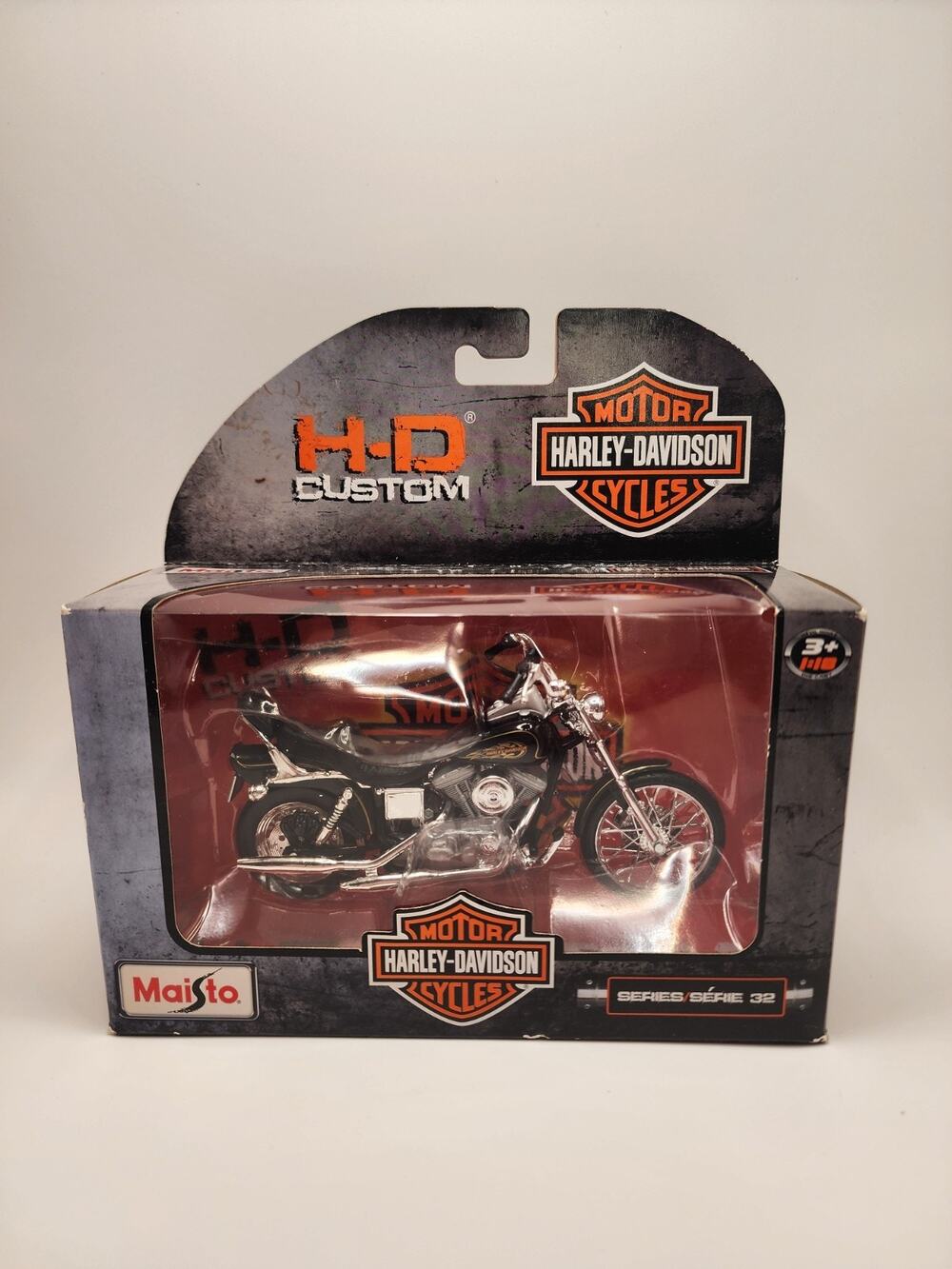 Maisto Harley-Davidson 1997 FXDWG Dyna Wide Glide Black 1:18 Diecast Bike Model